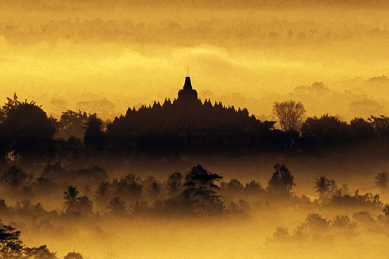 Sunrise at Setumbu Hills and Borobudur Tour