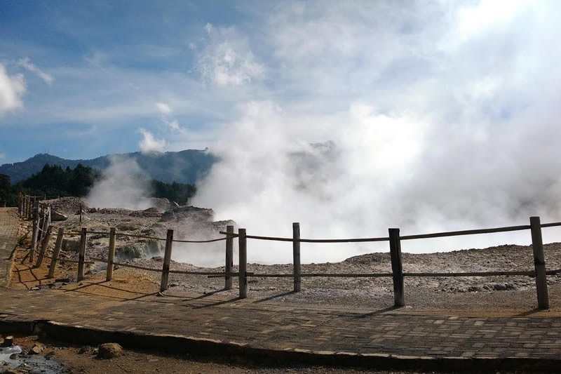 Sikidang Crater Dieng